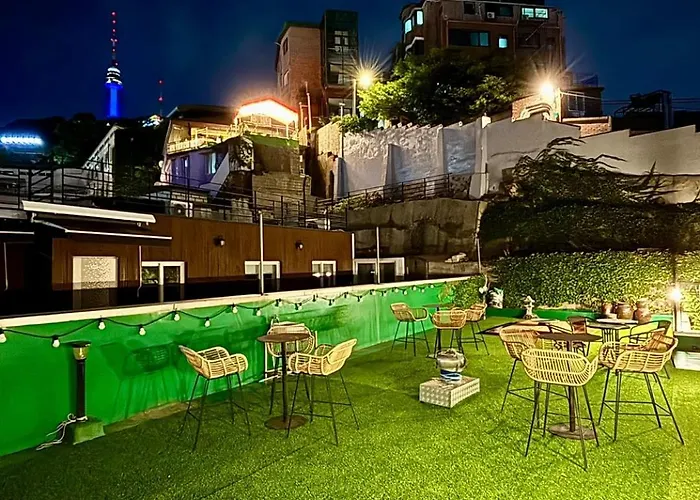 Look Hostal *